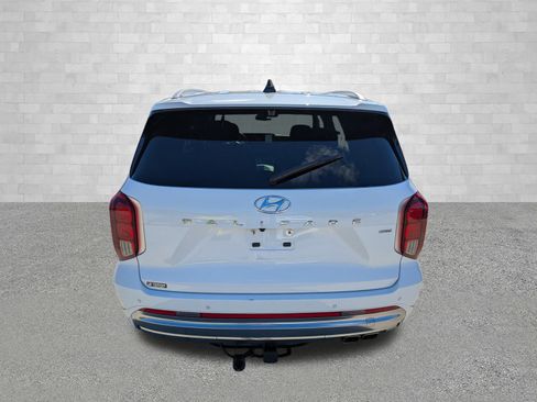 Used 2023 Hyundai Palisade Calligraphy image 3