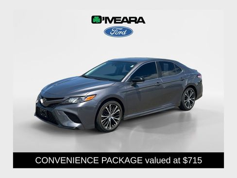 Used 2020 Toyota Camry SE w/ Convenience Package FWD image 1