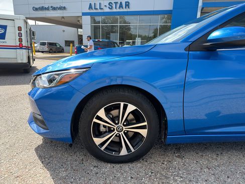 Used 2023 Nissan Sentra SV FWD image 3