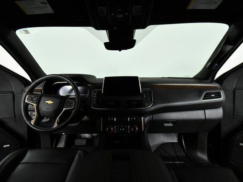 Used 2024 Chevrolet Suburban High Country image 18