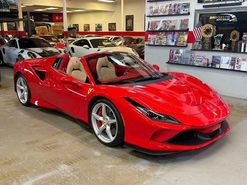 Used 2021 Ferrari F8 Tributo RWD image 4