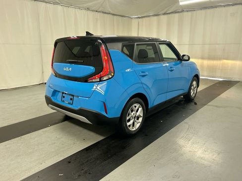 Certified 2023 Kia Soul S FWD image 2
