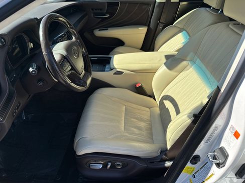 Used 2018 Lexus LS 500h image 9