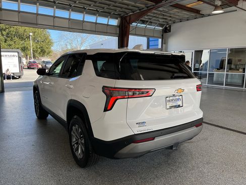 Used 2025 Chevrolet Equinox LT image 6