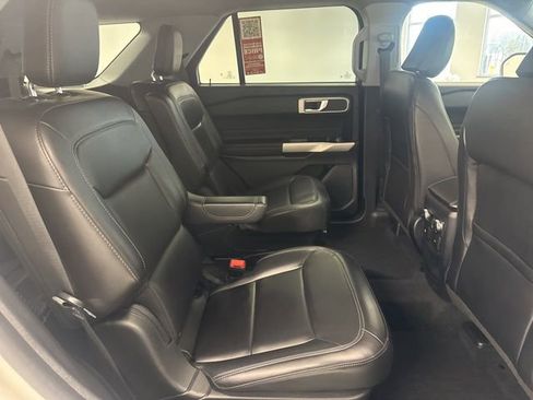 Used 2021 Ford Explorer XLT w/ Equipment Group 202A image 30