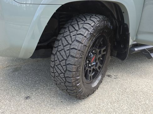 Used 2022 Toyota 4Runner TRD Off-Road image 31