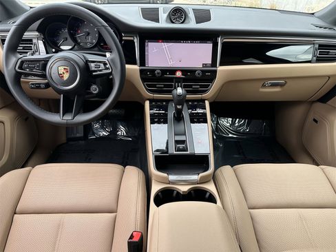 New 2026 Porsche Macan image 13