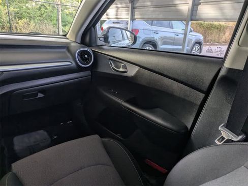 Used 2022 Kia Forte LXS image 16