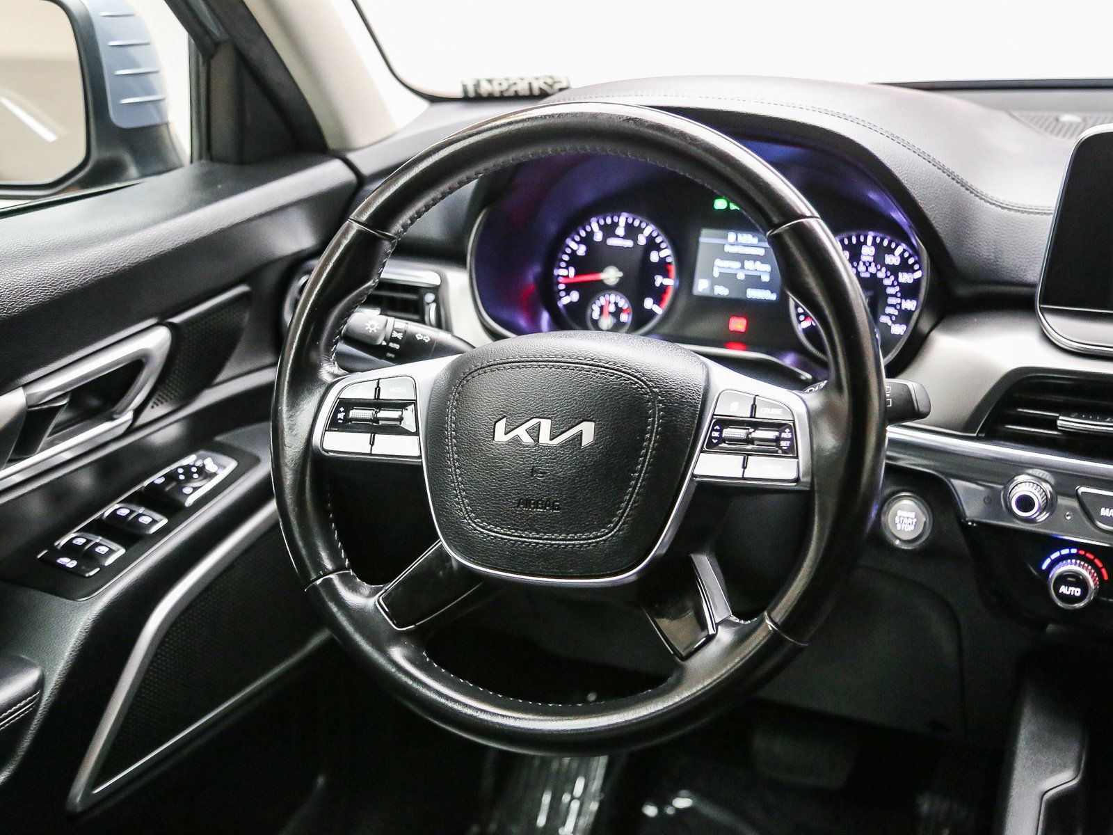 Used 2022 Kia Telluride LX AWD/4WD image 16