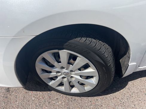 Used 2017 Nissan Sentra SV image 10