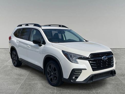 Certified 2025 Subaru Ascent Bronze Edition w/ Onyx Package image 7