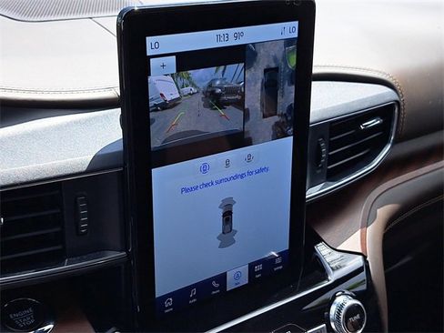 Used 2022 Ford Explorer King Ranch w/ Technology Package image 35