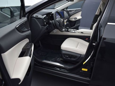 Certified 2025 Lexus NX 300h AWD w/ Luxury Package image 4