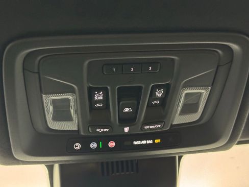 Used 2024 GMC Sierra 2500 Denali Ultimate AWD/4WD image 37