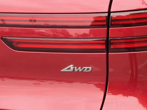 Used 2023 Genesis GV70 2.5T w/ Sport Prestige Package AWD/4WD image 9