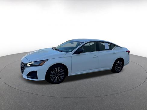 Used 2026 Nissan Altima 2.5 SV FWD image 8