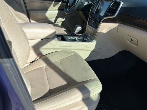 Used 2017 Jeep Grand Cherokee Laredo w/ Quick Order Package 23E image 14