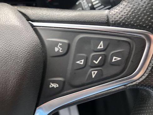 Used 2019 Chevrolet Equinox LS w/ LS Convenience Package FWD image 19
