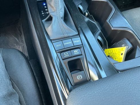 Used 2025 Toyota Camry LE FWD image 17