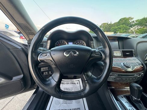 Used 2015 INFINITI Q70 Hybrid w/ Deluxe Touring Package image 12