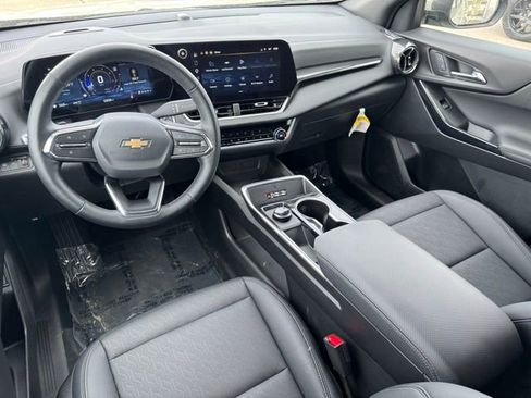 New 2026 Chevrolet Equinox LT w/ Convenience Package II AWD/4WD image 10
