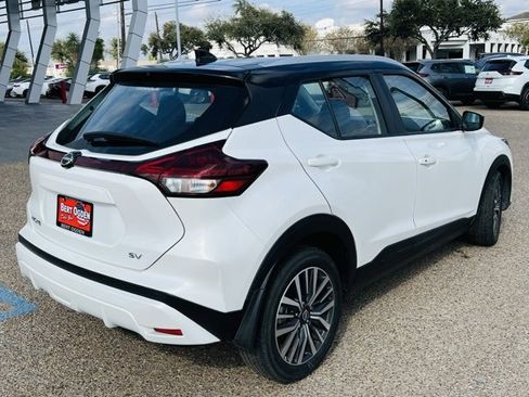 Used 2023 Nissan Kicks SV image 6