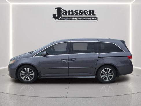 Used 2015 Honda Odyssey Touring image 2