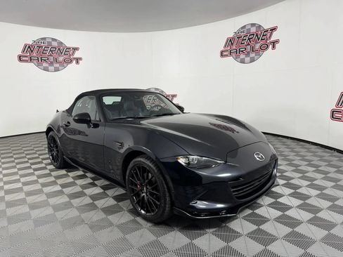 Used 2022 MAZDA MX-5 Miata Club w/ Brembo/BBS Recaro Package RWD image 17