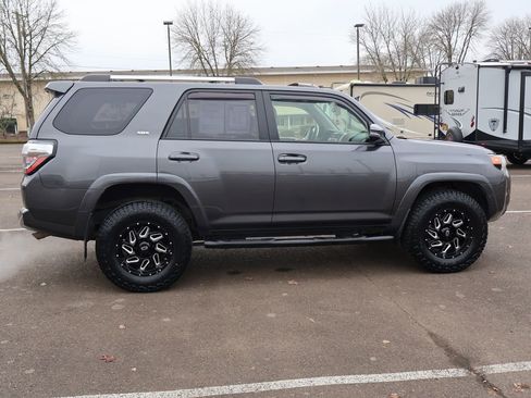 Used 2020 Toyota 4Runner SR5 Premium image 8