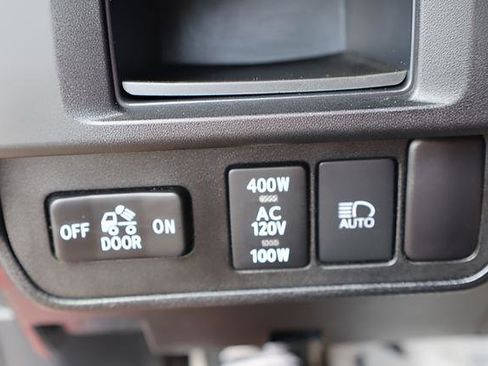 Used 2019 Toyota Tacoma TRD Sport AWD/4WD image 16