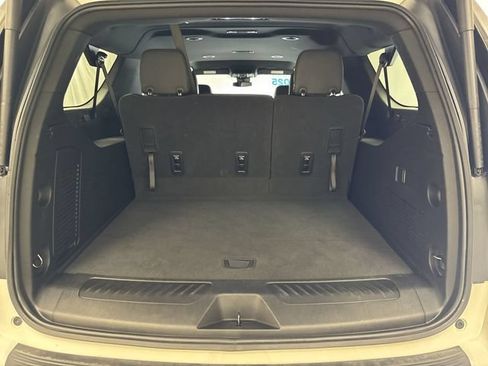 Certified 2025 Chevrolet Suburban LT AWD/4WD image 26