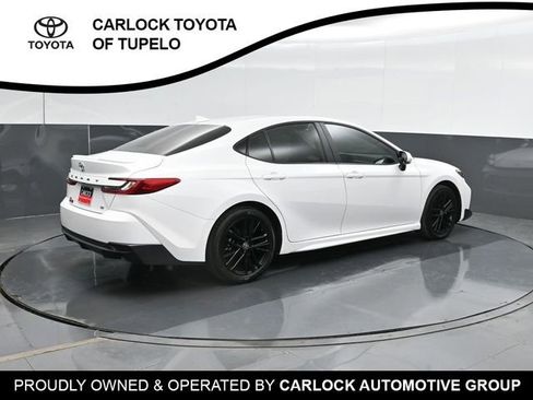Used 2026 Toyota Camry SE FWD image 3
