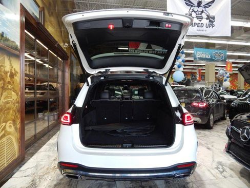 Used 2022 Mercedes-Benz GLE 350 4MATIC w/ AMG Line Exterior image 8