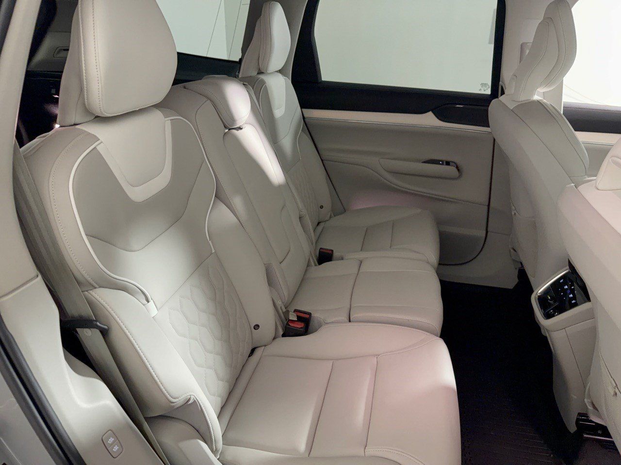 Used 2025 Volvo EX90 Ultra AWD/4WD image 29