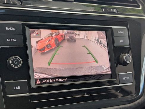 Used 2019 Volkswagen Tiguan S image 19