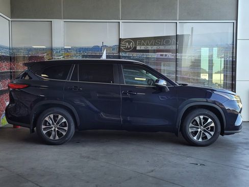 Certified 2023 Toyota Highlander XLE image 4