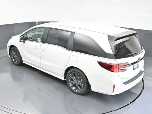 New 2026 Honda Odyssey Touring image 28