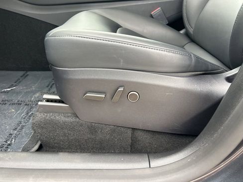 Used 2025 Tesla Model Y Long Range RWD image 16