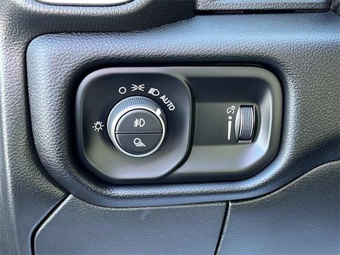 Used 2024 RAM 3500 Big Horn w/ Sport Appearance Package image 34