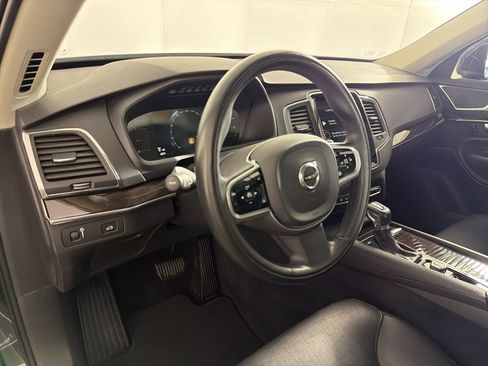 Used 2019 Volvo XC90 T5 Momentum w/ Protection Package Premier AWD/4WD image 4