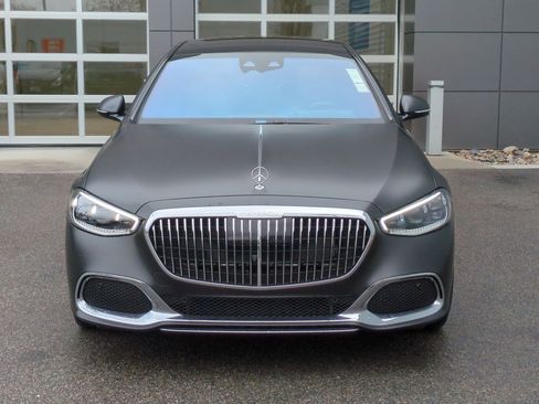 Used 2025 Mercedes-Benz Maybach S 580 4MATIC image 9