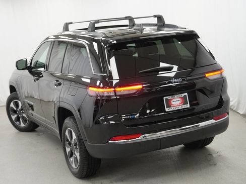 Used 2023 Jeep Grand Cherokee 4WD 4xe image 12