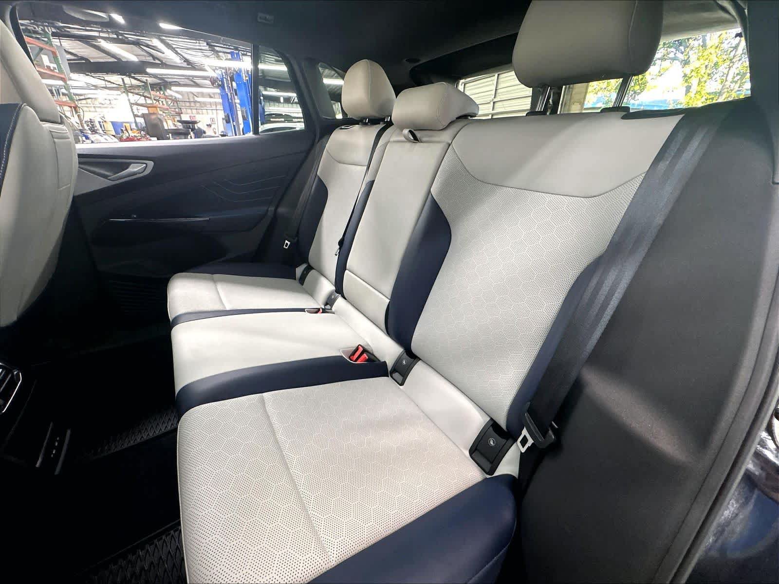 Used 2025 Volkswagen ID.4 Pro S RWD image 26