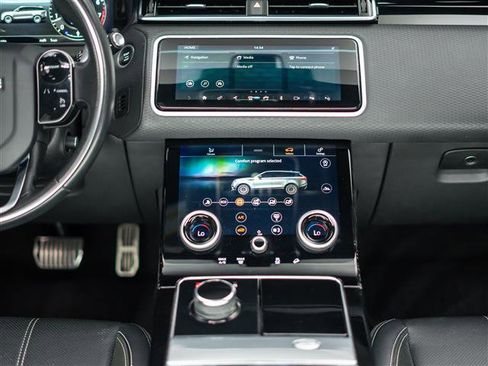 Used 2019 Land Rover Range Rover Velar R-Dynamic SE image 25