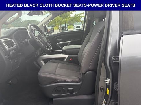 Used 2021 Nissan Titan SV w/ SV Convenience Package RWD image 3