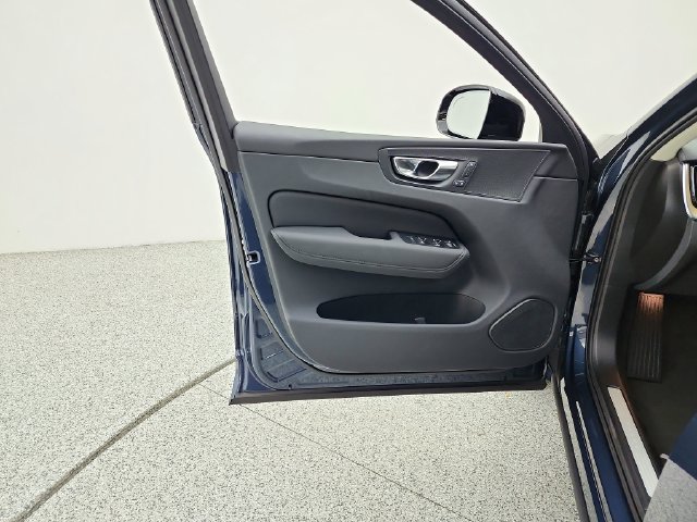 New 2027 Volvo XC60 B5 Core AWD/4WD image 27