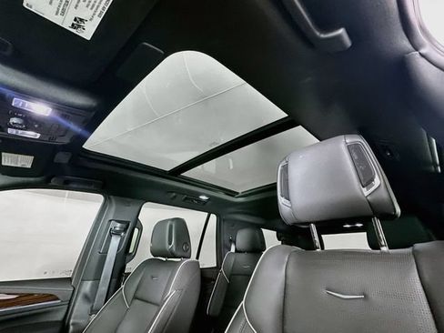 Used 2024 Cadillac Escalade Premium Luxury AWD/4WD image 22