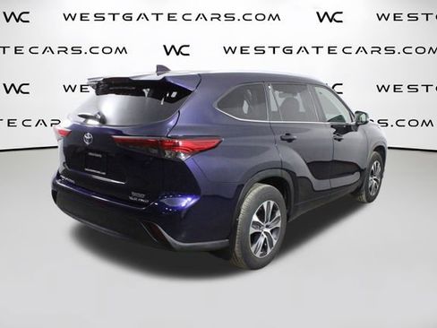 Used 2023 Toyota Highlander XLE image 43