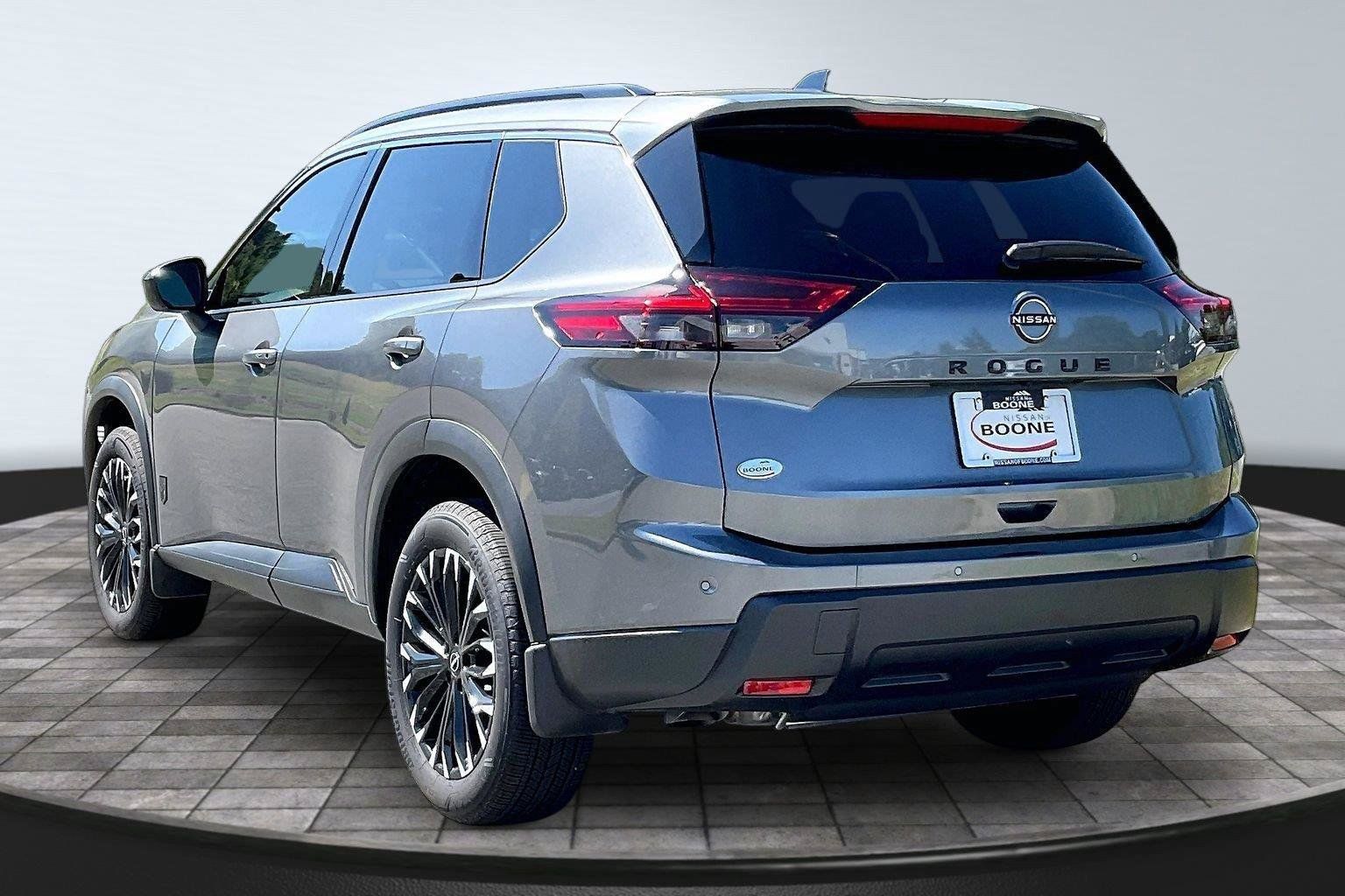 Certified 2026 Nissan Rogue Dark Armor FWD image 3