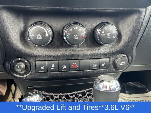 Used 2013 Jeep Wrangler Unlimited Sahara w/ Dual Top Group AWD/4WD image 16
